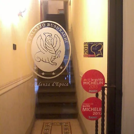 住宿加早餐酒店 布斯德拉齐德伊柏卡广场酒店 卢卡