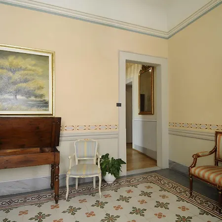 Bed & Breakfast A Palazzo Busdraghi Residenza D'epoca Lucca